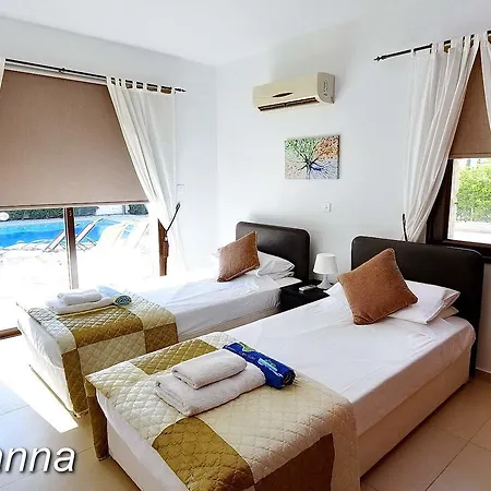 Airianna Coral Bay *