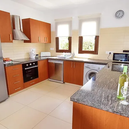 Villa Airianna Coral Bay Peyia